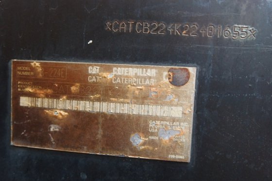 2006年履带式串联压路机cb-224e -