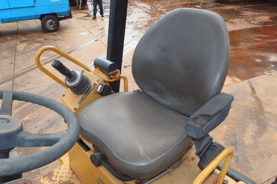 2006年履带式串联压路机cb-224e -