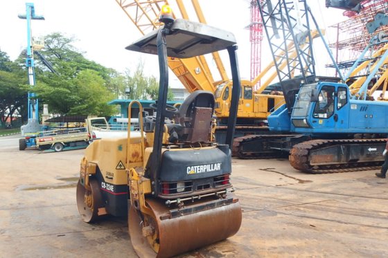 2006年履带式串联压路机cb-224e -