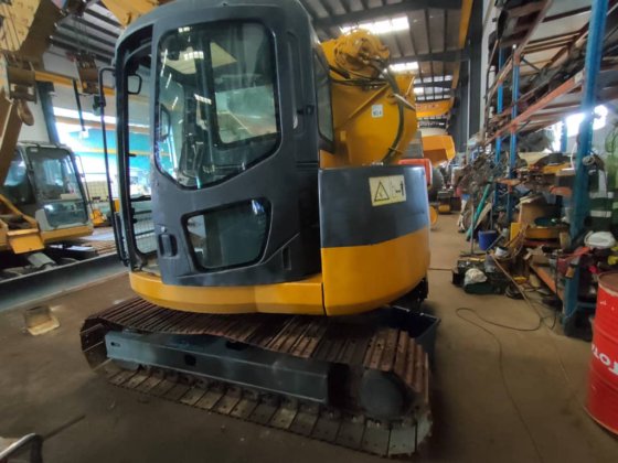 前田小型履带式起重机LC785 -