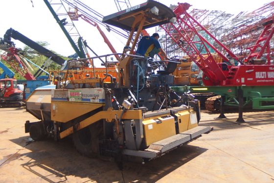 三菱沥青饰面机MF44WD -