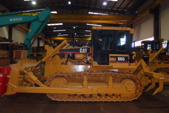 2004年卡特彼勒推土机D6G -