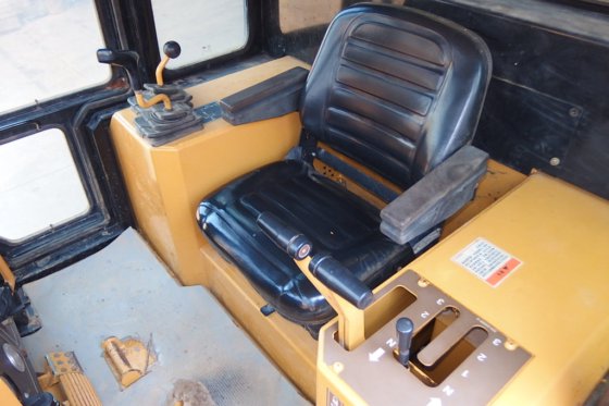 2004年卡特彼勒推土机D6G -