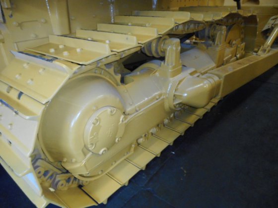 2003年履带式推土机D7G---。