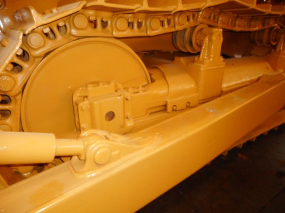 2003年履带式推土机D7G---。