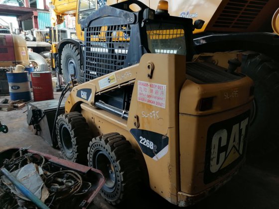 2009年履带式滑移装载机226b2 -