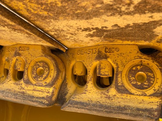 2023 履带式 D8 推土机，带开沟器