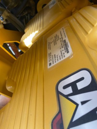 2023 履带式 D8 推土机，带开沟器