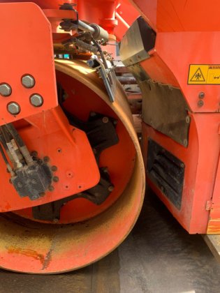 2010年达纳派克振动串联式压路机cc224hf --