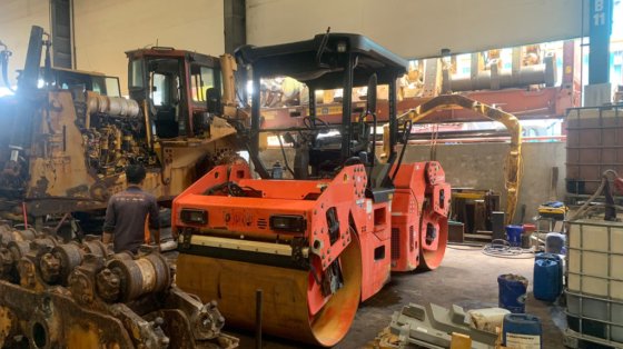 2010年达纳派克振动串联式压路机cc224hf --