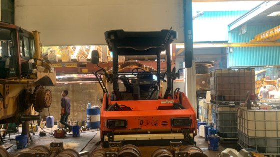 2010年达纳派克振动串联式压路机cc224hf --