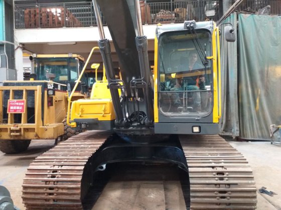 2010年沃尔沃挖掘机ec210b-prime----。