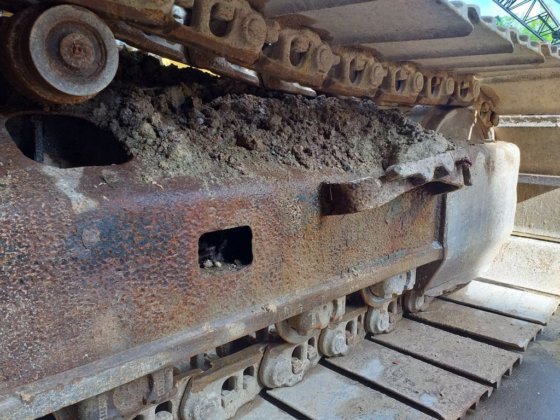 2012履带式挖掘机320D---。