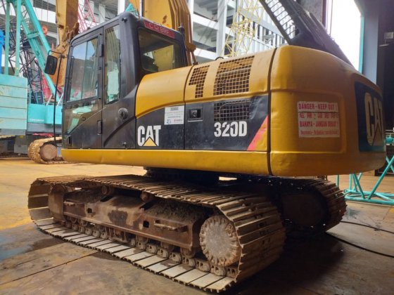 2012履带式挖掘机320D---。