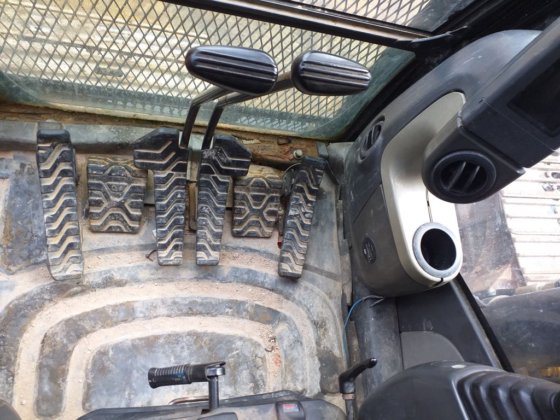 2012履带式挖掘机320D---。