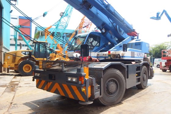 泰达诺越野起重机GR-250N -