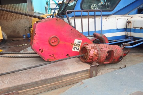 泰达诺越野起重机GR-250N -