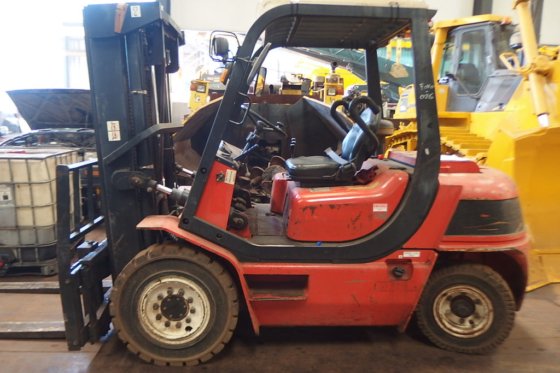 2005年克拉克叉车cmp40d -