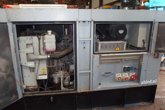 2011年Denyo发电机DCA-125esei -