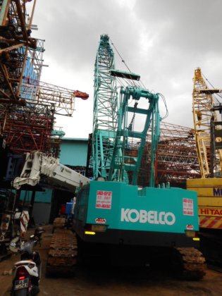 Kobelco履带式起重机CKE800-1F-----。