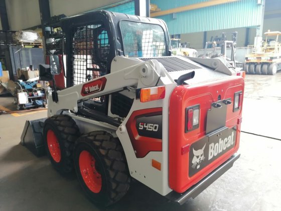 2022年山猫滑移装载机S450---。