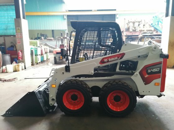 2022年山猫滑移装载机S450---。