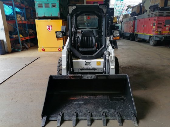 2022年山猫滑移装载机S450---。