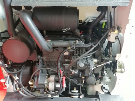 2022年山猫滑移装载机S450---。