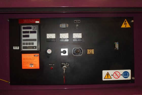 2009年Denyo发电机DCA-180esei-----。