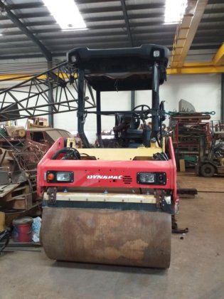 德纳帕克振动串联式压路机CC224HF -