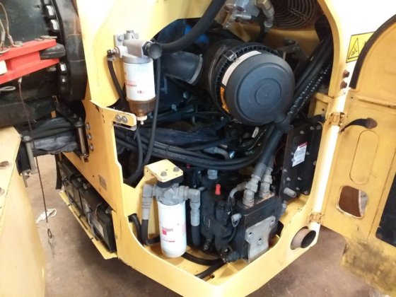 德纳帕克振动串联式压路机CC224HF -