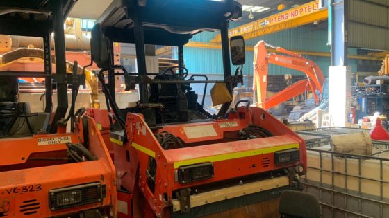 2010年达纳派克振动串联式压路机cc224hf --