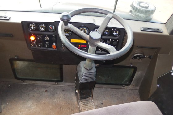 2003年Dynapac振动串联式压路机CC422HF --