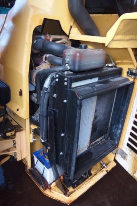 2003年Dynapac振动串联式压路机CC422HF --