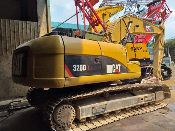 2008履带式挖掘机320D---。