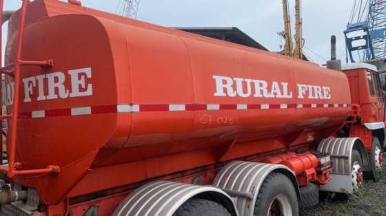 三菱水罐车fs310s -