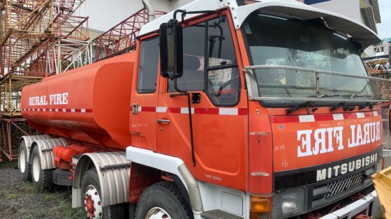 三菱水罐车fs310s -