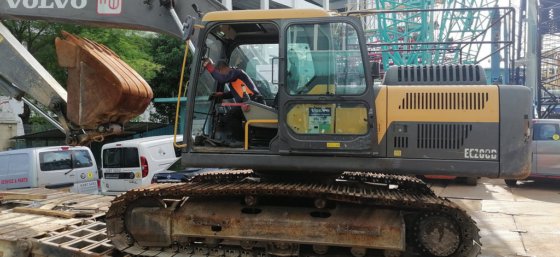 2018年沃尔沃挖掘机ec200d -