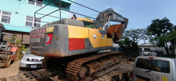 2018年沃尔沃挖掘机ec200d -