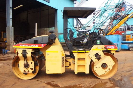德纳帕克振动串联式压路机CC222HF -