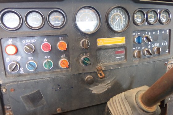 德纳帕克振动串联式压路机CC222HF -