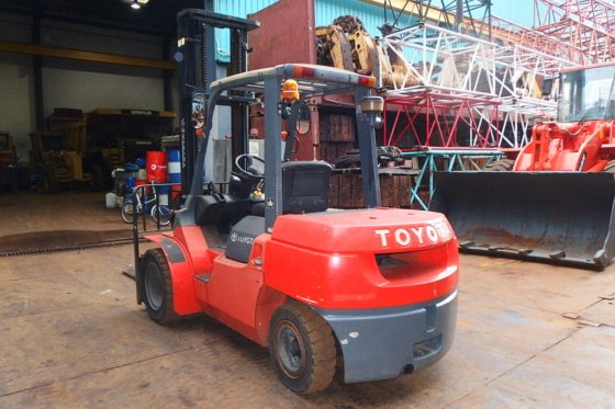 丰田叉车7fdku40 -