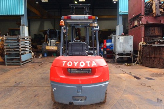 丰田叉车7fdku40 -