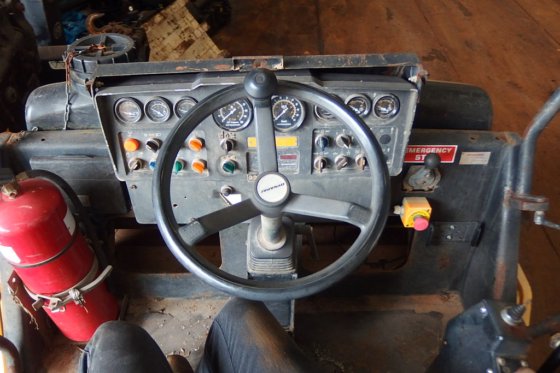 德纳帕克振动串联式压路机CC222HF -