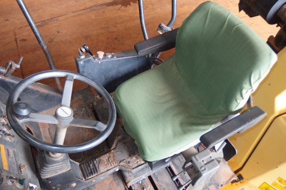 德纳帕克振动串联式压路机CC222HF -