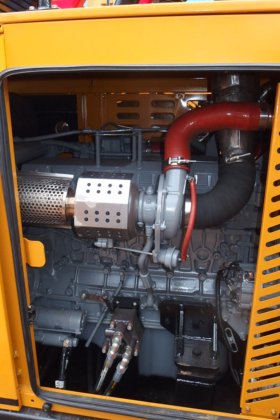 三一重工履带式起重机SCC1000A -