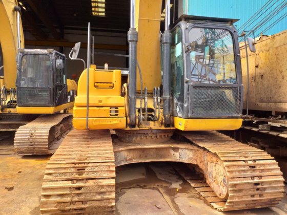 2012履带式挖掘机320D---。