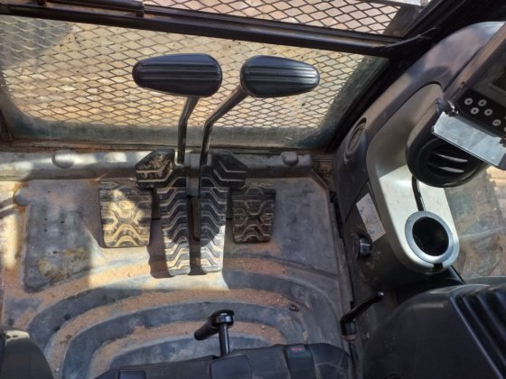 2012履带式挖掘机320D---。