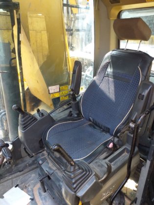 2012履带式挖掘机320D---。