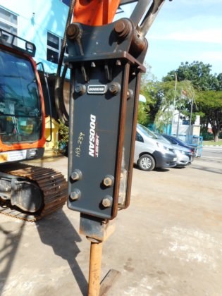 2018年斗山液压破碎机HB15T -